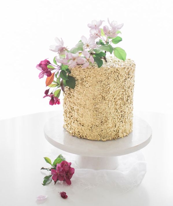 Gold sparkly one layer wedding cake
