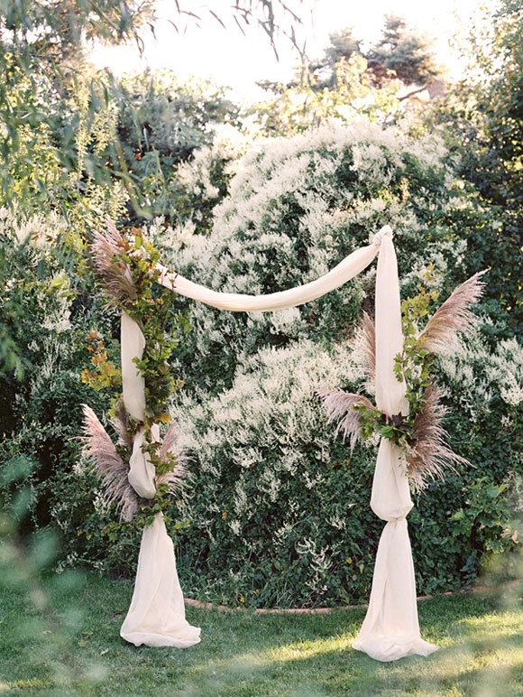 Boemian inspired wedding altar