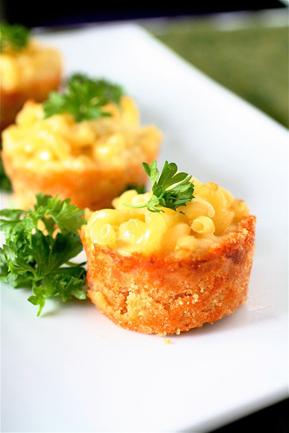 Mac and cheese mini wedding food