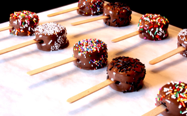 Fancy oreo pops for your wedding day