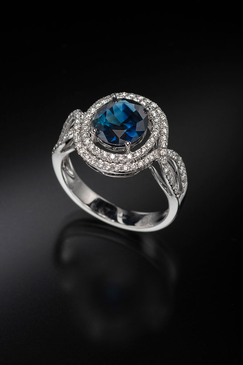 Beautiful Sapphire ring from Arnold & Co. Jewellers