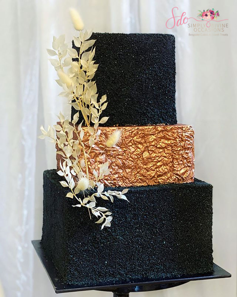 Black and Gold Wedding Cake.